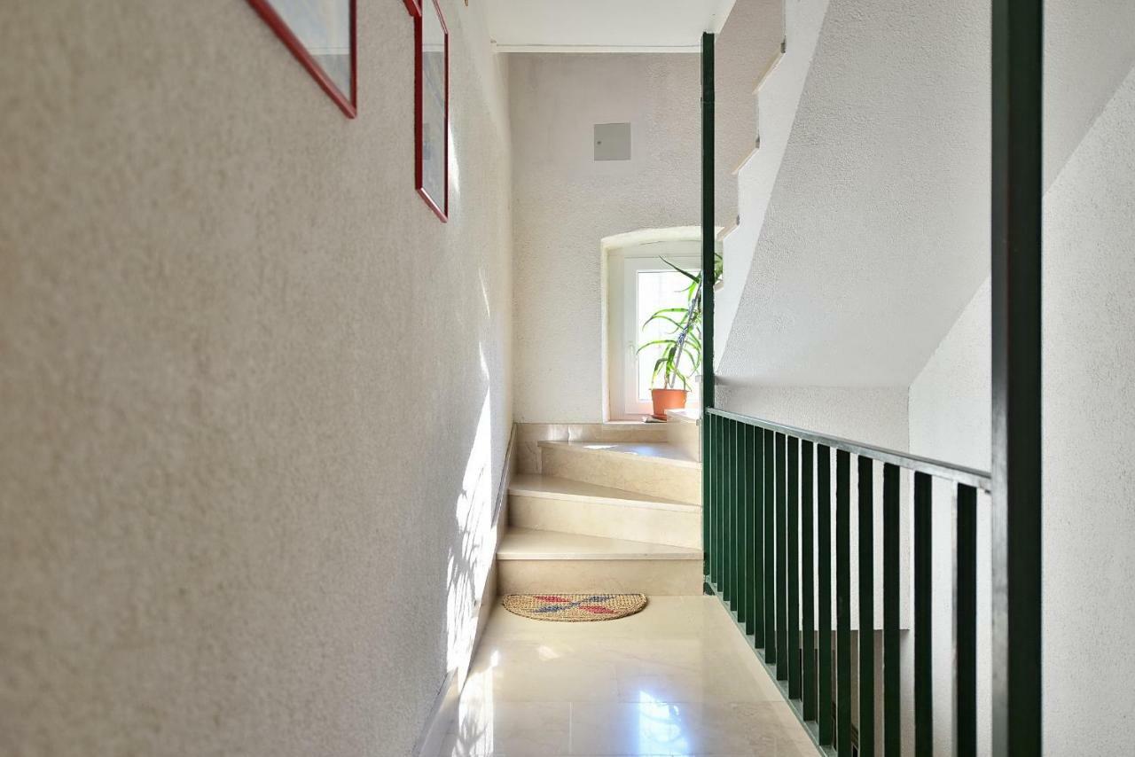 Apartments Mirabella 오미스 외부 사진