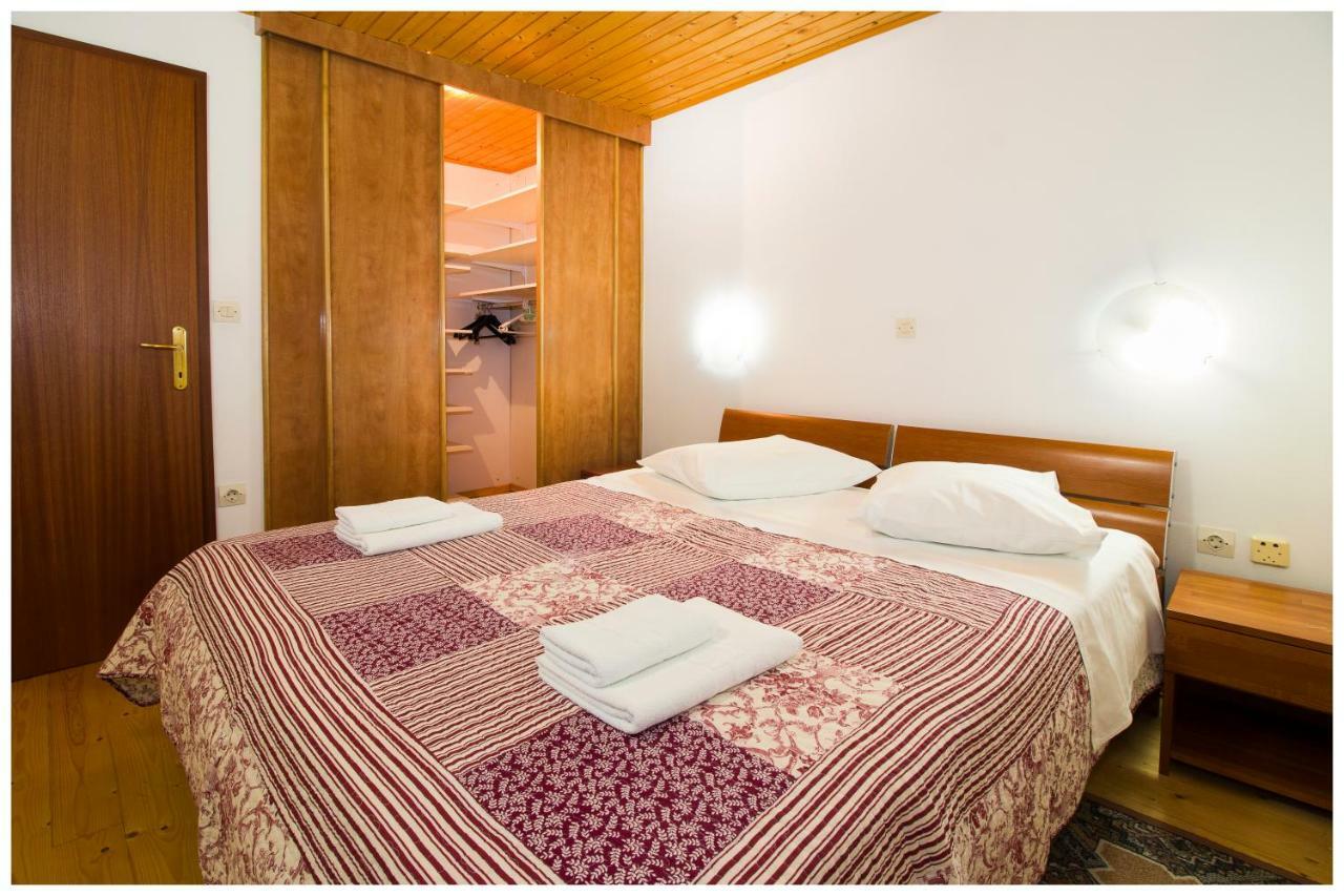 Apartments Mirabella 오미스 외부 사진
