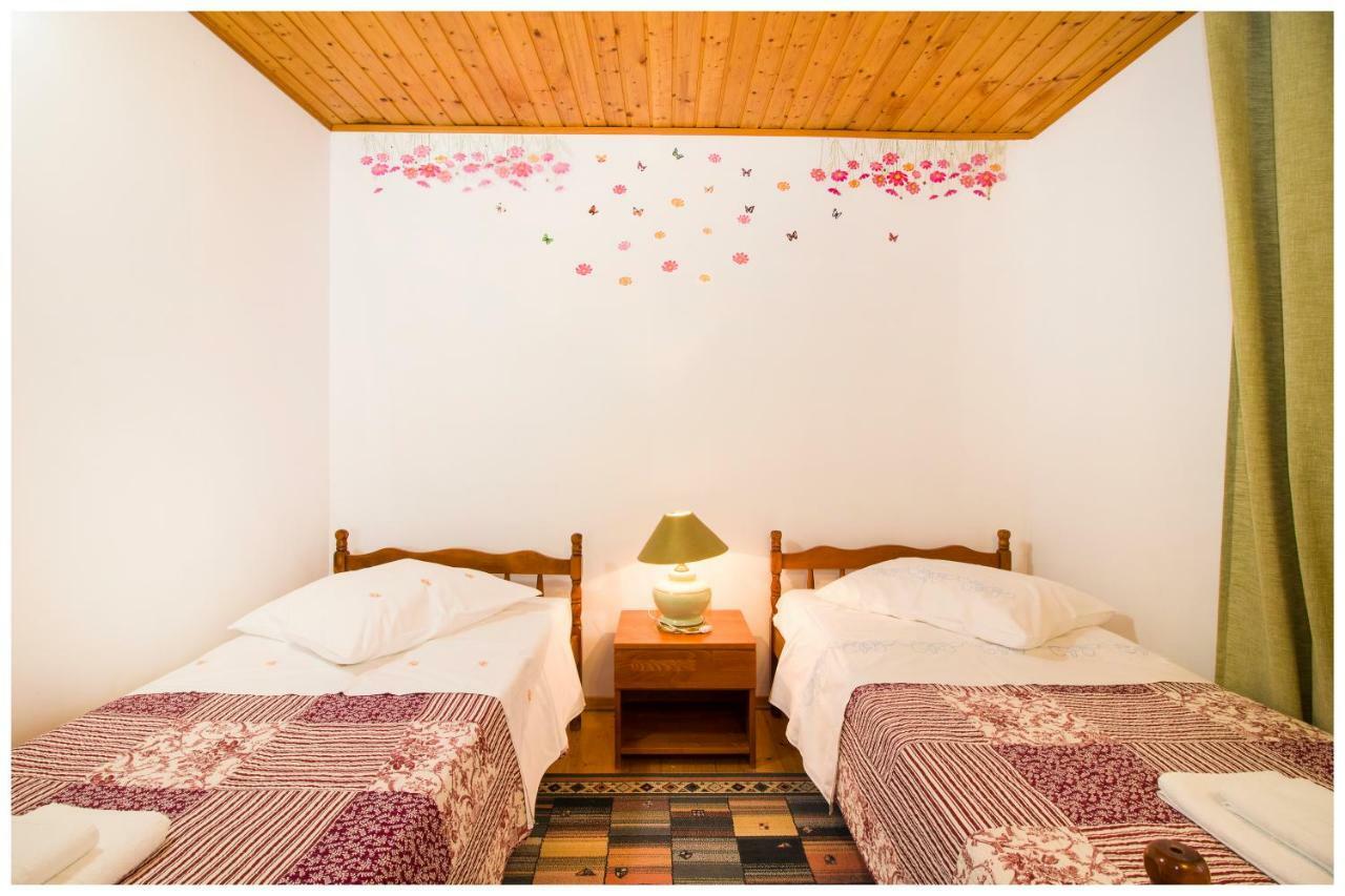Apartments Mirabella 오미스 외부 사진